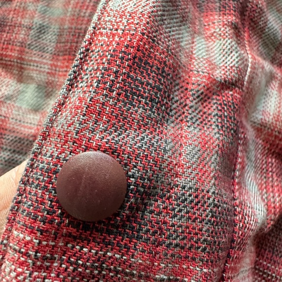 Men’s under Armour plaid shirt - Picture 5 of 5